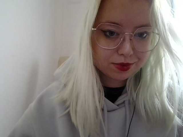 MaddieOrgasm live cam on BongaCams