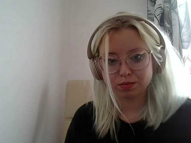 MaddieOrgasm live cam on BongaCams