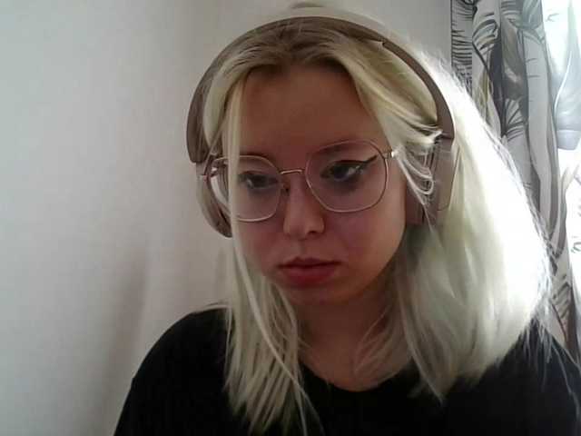 MaddieOrgasm live cam on BongaCams