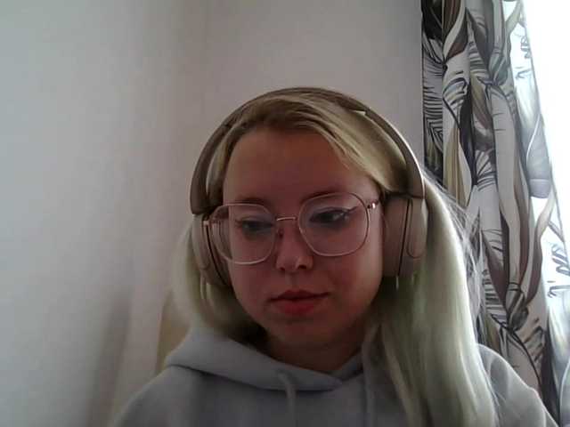 MaddieOrgasm live cam on BongaCams