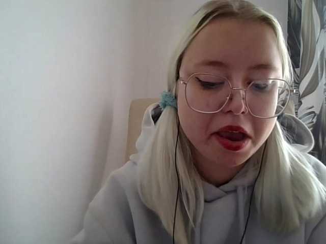 MaddieOrgasm live cam on BongaCams