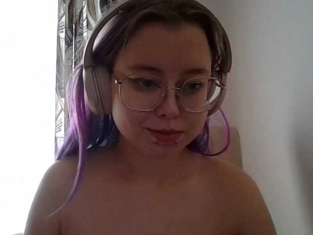 MaddieOrgasm live cam on BongaCams
