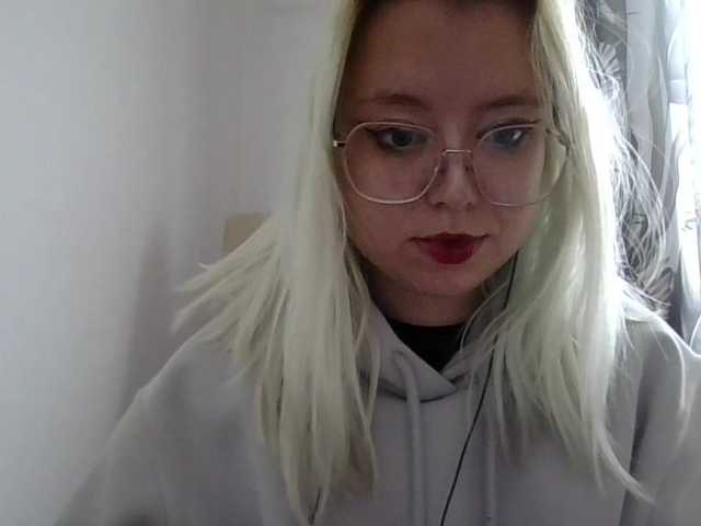 MaddieOrgasm live cam on BongaCams