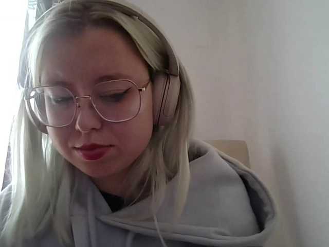 MaddieOrgasm live cam on BongaCams