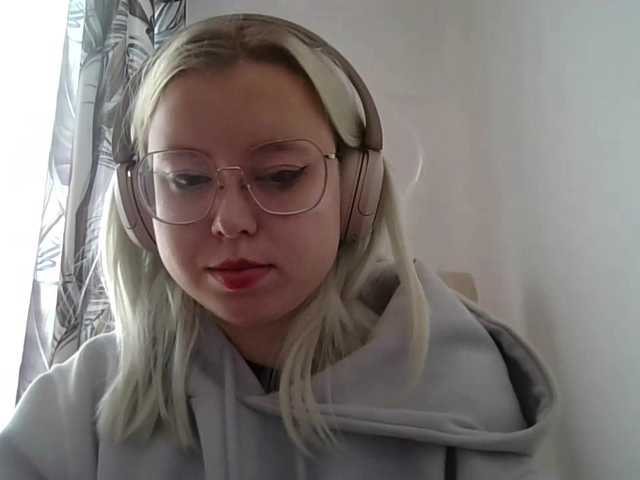 MaddieOrgasm live cam on BongaCams