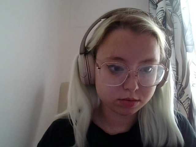 MaddieOrgasm live cam on BongaCams