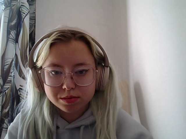 MaddieOrgasm live cam on BongaCams