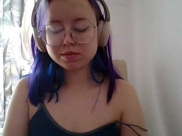 MaddieOrgasm live cam on BongaCams