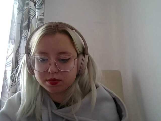 MaddieOrgasm live cam on BongaCams