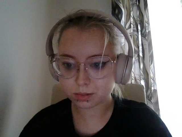 MaddieOrgasm live cam on BongaCams