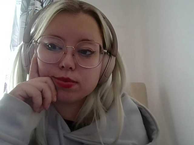 MaddieOrgasm live cam on BongaCams