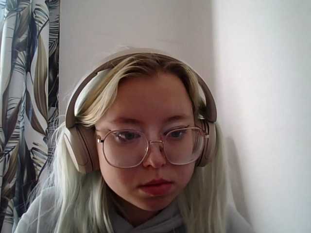 MaddieOrgasm live cam on BongaCams