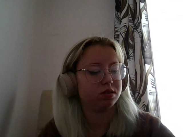 MaddieOrgasm live cam on BongaCams