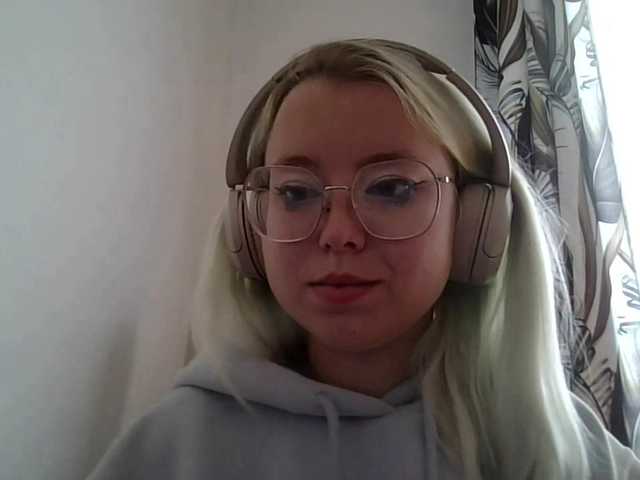 MaddieOrgasm live cam on BongaCams