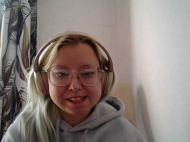 MaddieOrgasm live cam on BongaCams