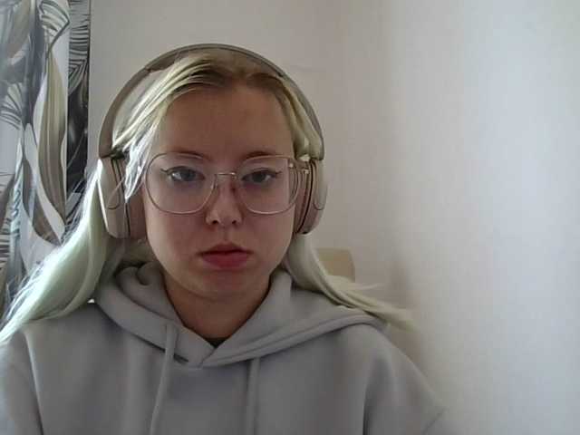 MaddieOrgasm live cam on BongaCams