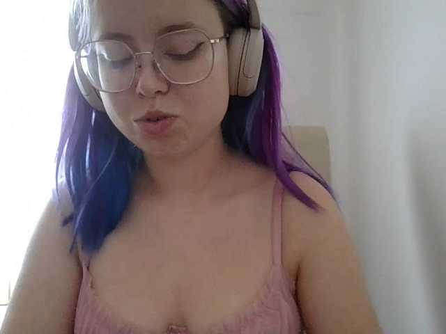 MaddieOrgasm live cam on BongaCams