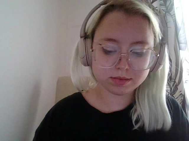 MaddieOrgasm live cam on BongaCams