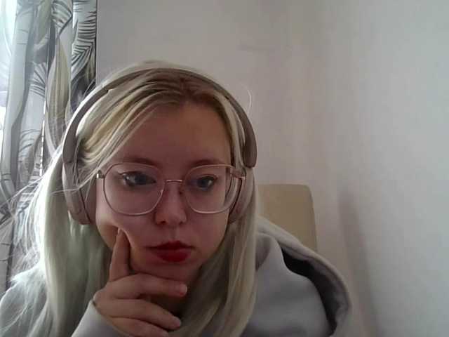 MaddieOrgasm live cam on BongaCams