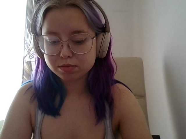 MaddieOrgasm live cam on BongaCams