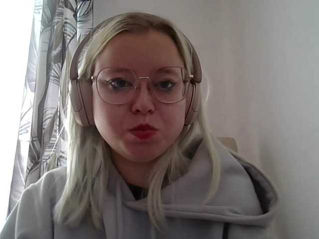 MaddieOrgasm live cam on BongaCams