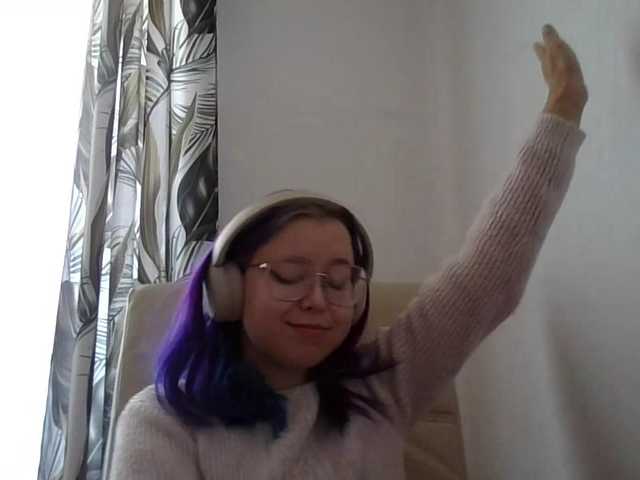MaddieOrgasm live cam on BongaCams