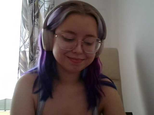 MaddieOrgasm live cam preview