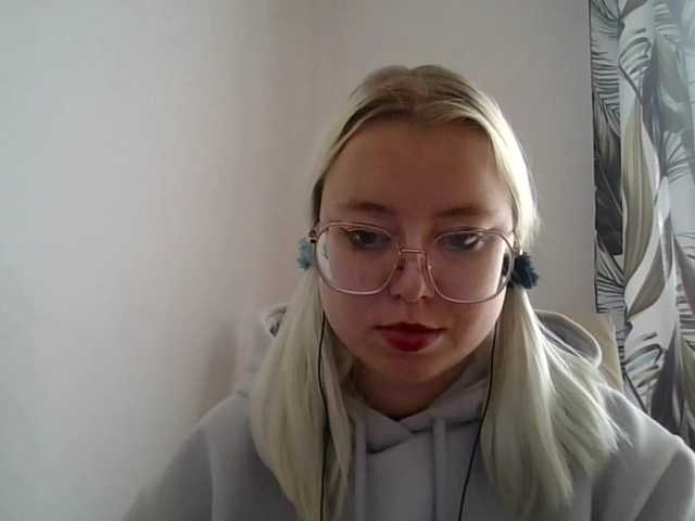MaddieOrgasm live cam on BongaCams