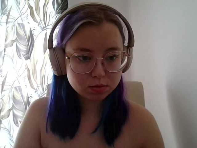 MaddieOrgasm live cam on BongaCams
