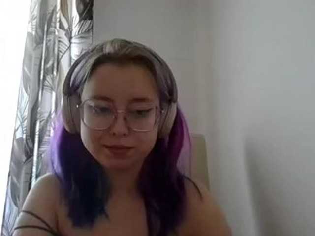 MaddieOrgasm live cam on BongaCams