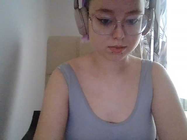 MaddieOrgasm live cam on BongaCams