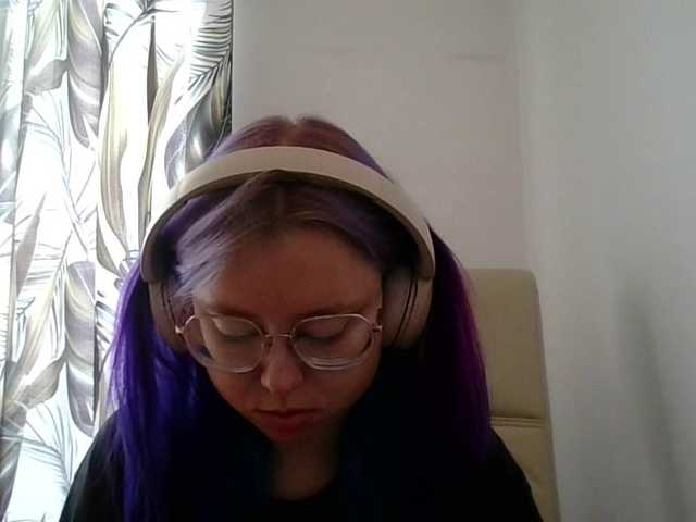 MaddieOrgasm live cam on BongaCams