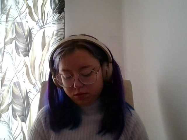 MaddieOrgasm live cam on BongaCams