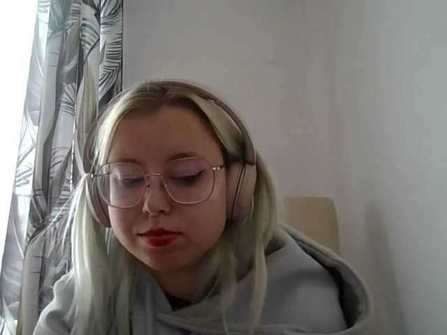 MaddieOrgasm live cam on BongaCams