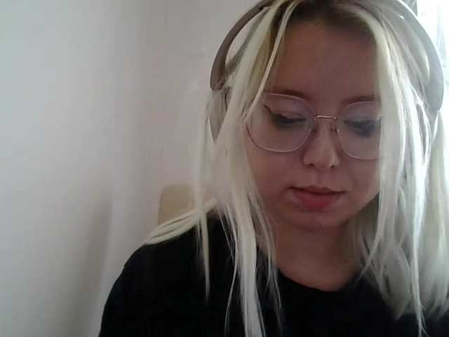 MaddieOrgasm live cam on BongaCams