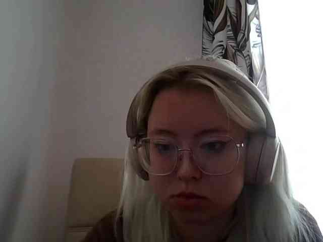 MaddieOrgasm webcam