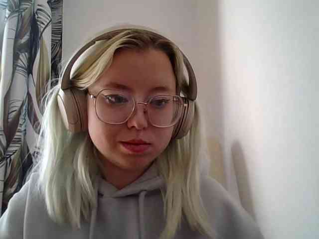 MaddieOrgasm webcam