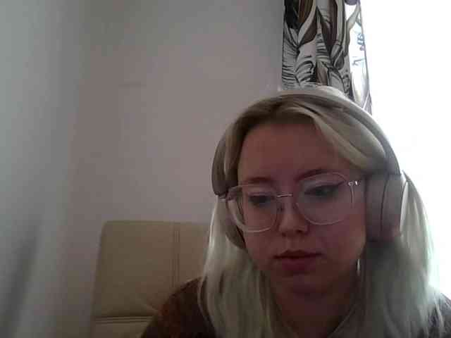 MaddieOrgasm webcam