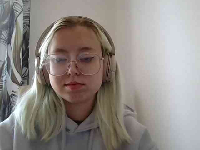 MaddieOrgasm webcam