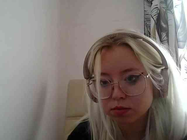 MaddieOrgasm webcam