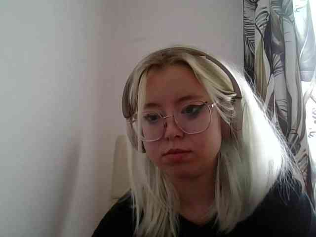 MaddieOrgasm webcam