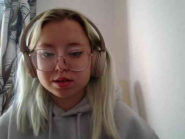 MaddieOrgasm webcam