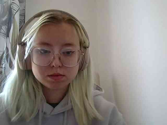 MaddieOrgasm webcam