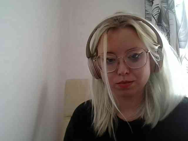 MaddieOrgasm webcam
