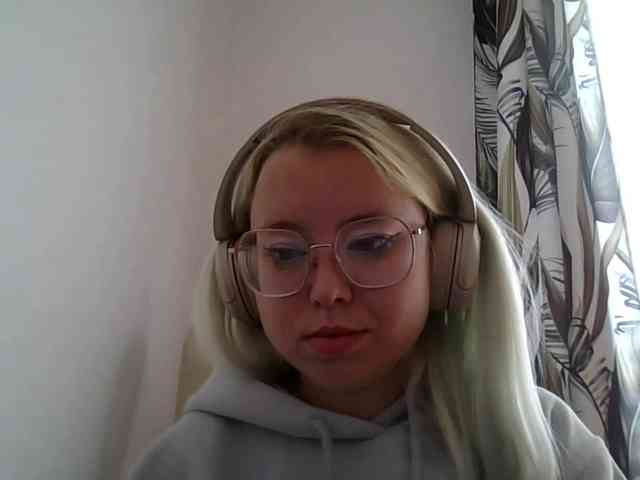MaddieOrgasm webcam
