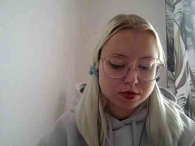 MaddieOrgasm webcam