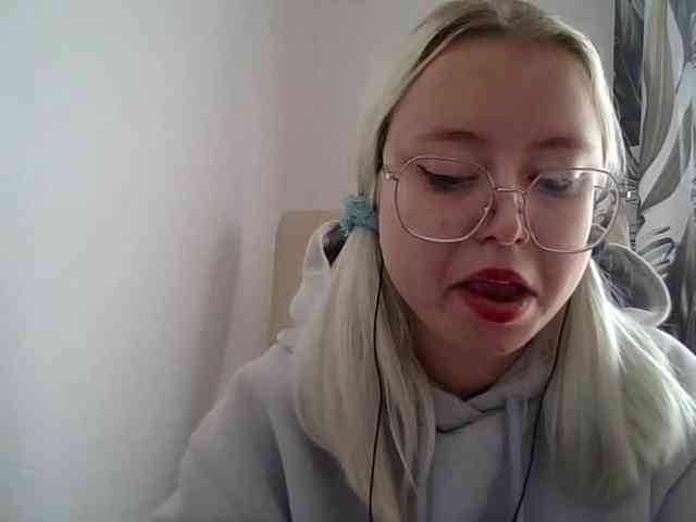 MaddieOrgasm webcam