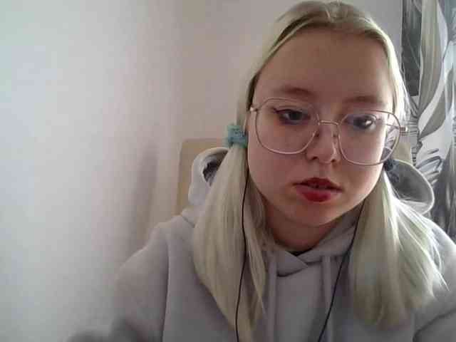 MaddieOrgasm webcam