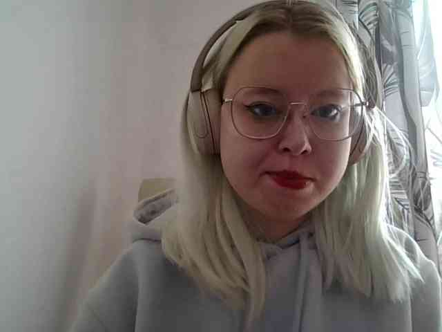 MaddieOrgasm webcam