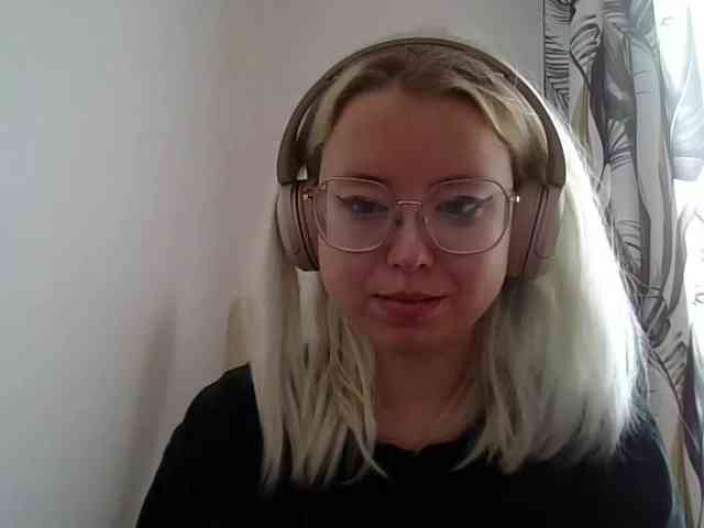 MaddieOrgasm webcam